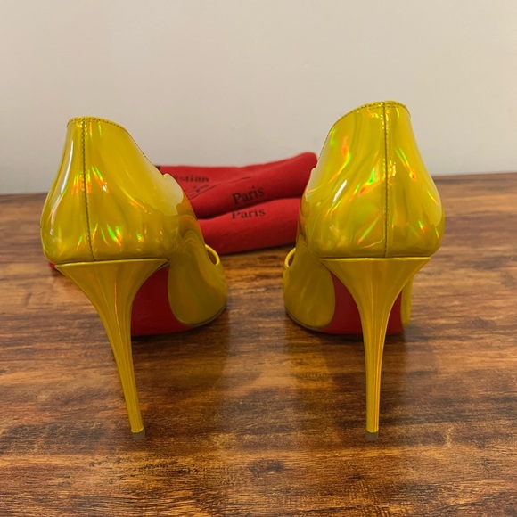 Christian Louboutin Hot Chick Pumps AVAILABLE TILL 06/06 - Picture 3 of 8